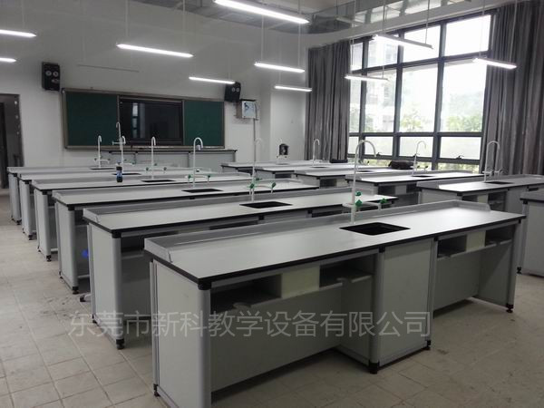 <a href='http://m.jinfengmiye.com/chanpin/53-1.html' target='1' style='font-size:18px; font-weight:bold; color:#000000;'>科學(xué)實(shí)驗(yàn)室</a>設(shè)備