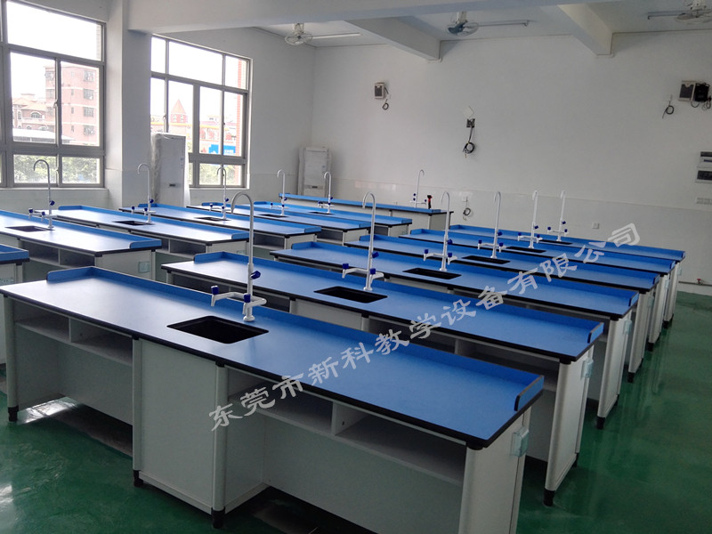 <a href='http://m.jinfengmiye.com/chanpin/53-1.html' target='1' style='font-size:18px; font-weight:bold; color:#000000;'>科學(xué)實(shí)驗(yàn)室</a>