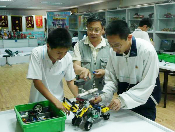 <a href='http://m.jinfengmiye.com/chanpin/60-1.html' target='1' style='font-size:18px; font-weight:bold; color:#000000;'>機(jī)器人功能室</a>5